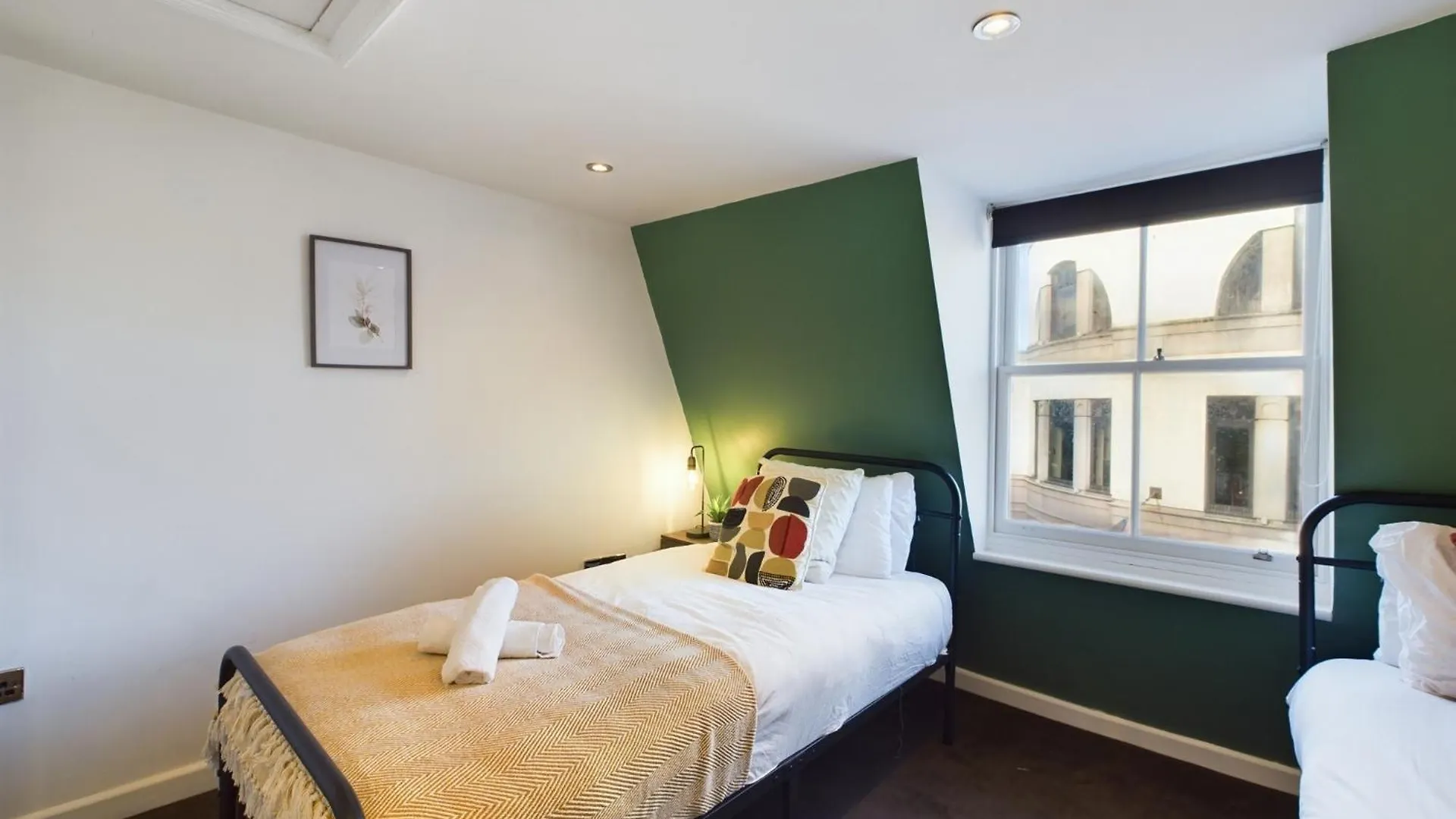 Two Bedroom By Brookland Stays Serviced Accommodation Short Lets Brighton & Hove With Free Wifi