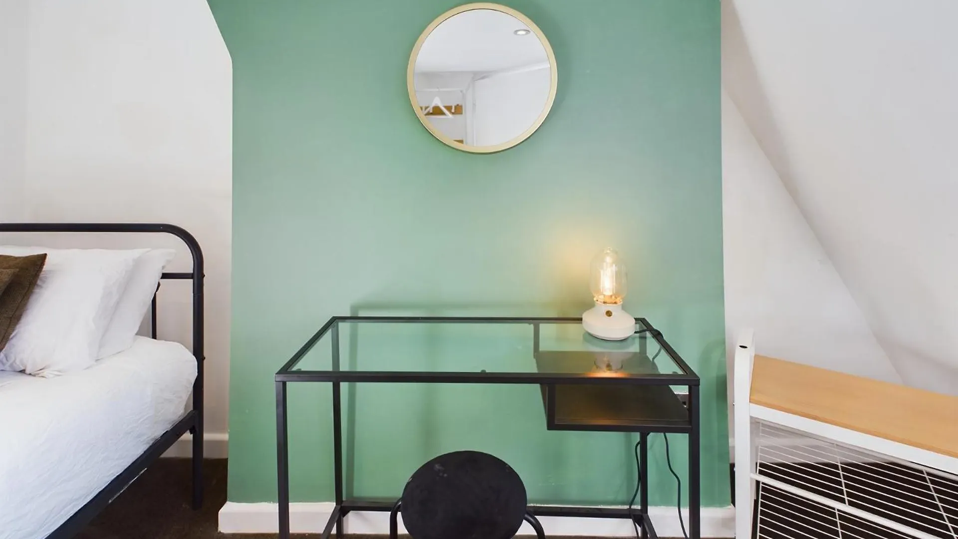 Two Bedroom By Brookland Stays Serviced Accommodation Short Lets Brighton & Hove With Free Wifi