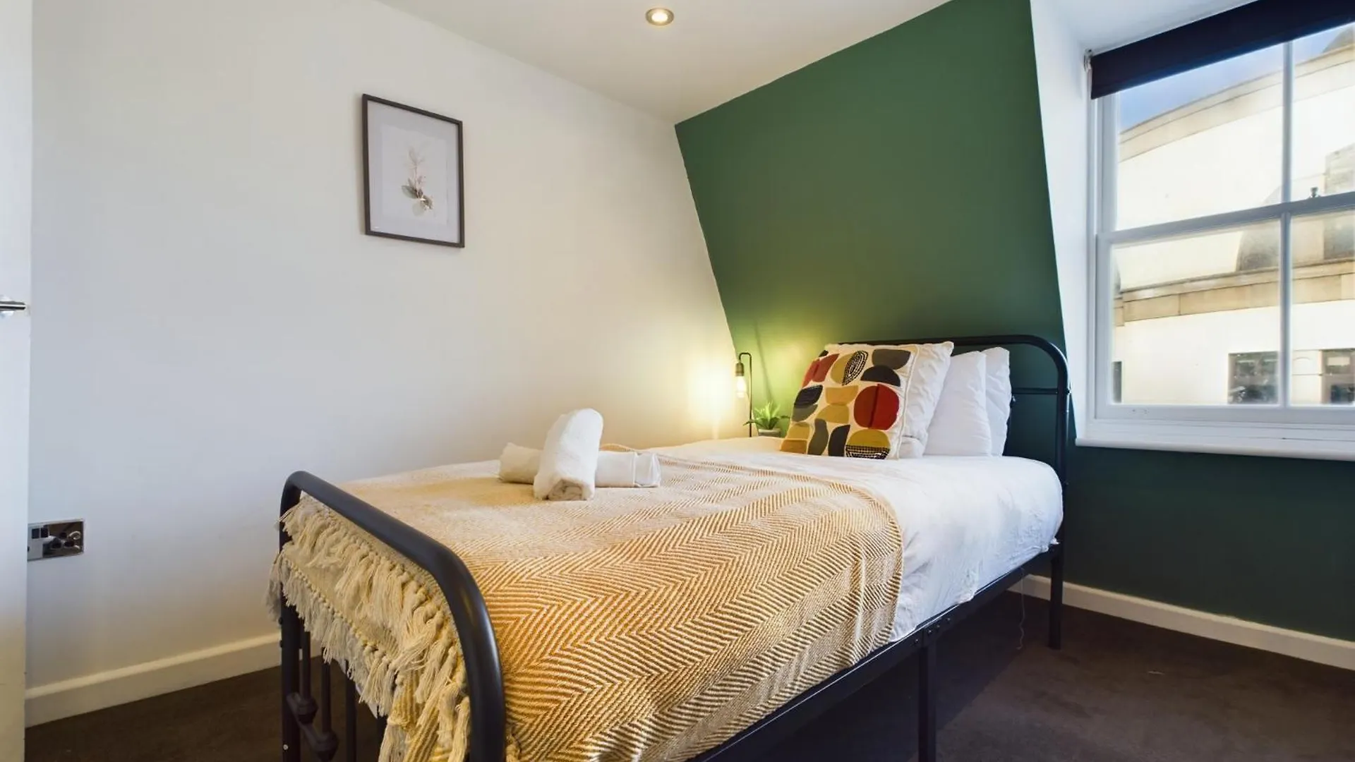 Two Bedroom By Brookland Stays Serviced Accommodation Short Lets Brighton & Hove With Free Wifi Tatil Evi
