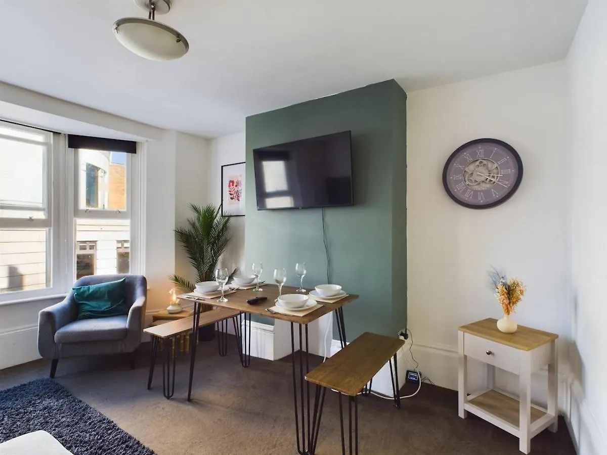Two Bedroom By Brookland Stays Serviced Accommodation Short Lets Brighton & Hove With Free Wifi